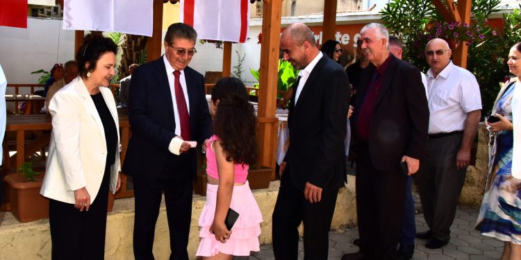 Başbakan Üstel, UBP Genel Merkezi’nde partililerle bayramlaştı