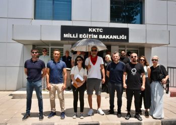 KTOEÖS Milli Eğitim Bakanlığı önünde eylem yaptı