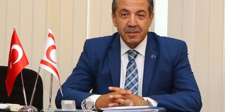 Dışişleri Bakanı Ertuğruloğlu, tüm babaların Babalar Günü’nü kutladı
