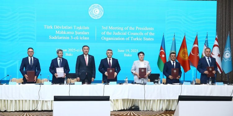 Bakü’de TDT Hakimler Konseyi Başkanları toplantısı; Yüksek Mahkeme Başkanı Özerdağ da katıldı