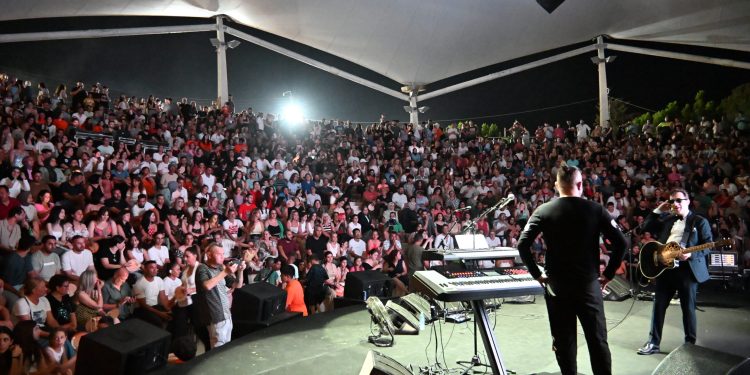 Ayna, Güzelyurt’ta konser verdi