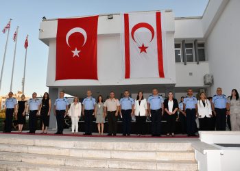 Terfi eden polislere rütbeleri takıldı