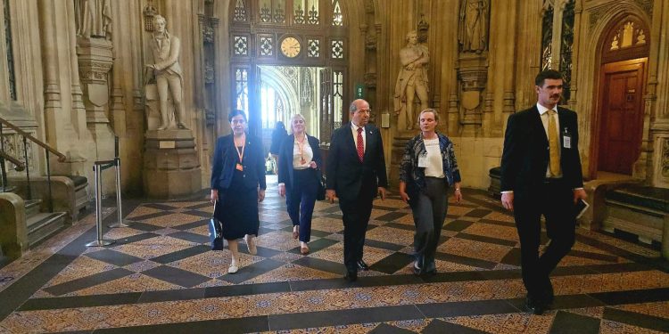 Cumhurbaşkanı Tatar, Londra’da Doughty ile görüştü