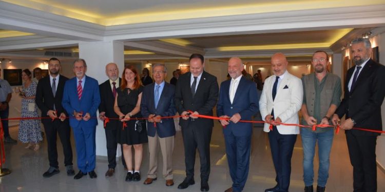 Öztürkler, YDÜ Güzel Sanatlar Mayıs Sergisi’nin açılışını yaptı