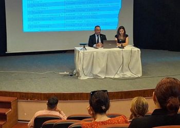 A Level sonuçlarına sahip öğrencilerin velilerine bilgilendirme toplantısı düzenlendi