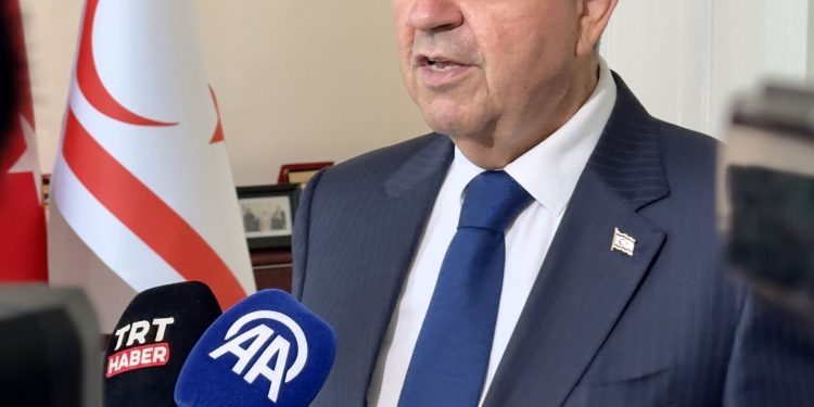 Cumhurbaşkanı Tatar, KKTC’ye direkt uçuşlara engel olunmaması gerektiğini söyledi