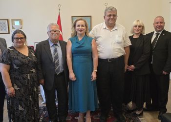 Sibel Tatar’ın girişimleriyle İngiltere’deki Türk okullarına destek verilecek