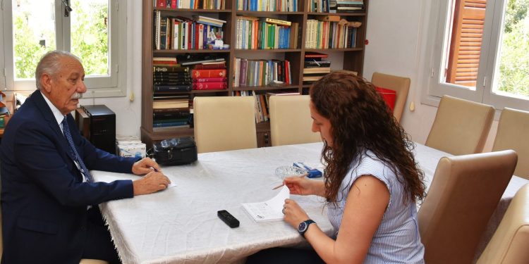 Müzikle, sanatla iç içe geçmiş bir ömür: Oktay Öksüzoğlu