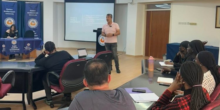 DAÜ’de “2. Kulvar Diplomasisi – Doğu Akdeniz’de çıkış yolu mu?” başlıklı seminer düzenlendi