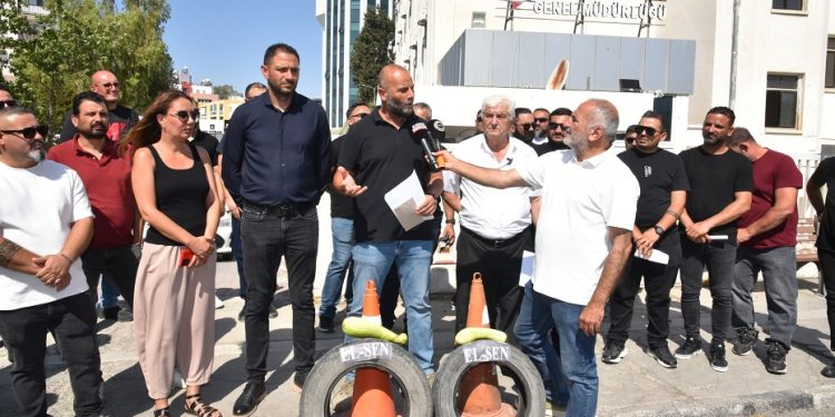 EL-SEN, KIB-TEK önünde basın açıklaması yaptı