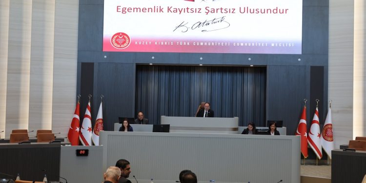 Yol ve trafik suçlarının davasız çözümüne ilişkin yasa tasarısı oy birliğiyle kabul edildi