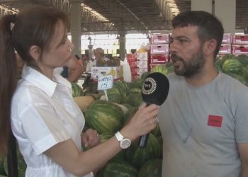 Üretici Ahmet Uzunkaya özellikle lezzetli karpuz seçiminde dikkat edilmesi gerekenleri anlattı