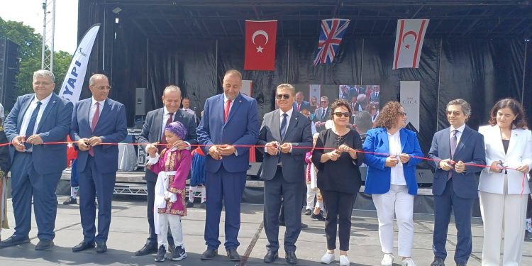 “8. Kıbrıs Türk Kültür Festivali”, Londra’da başladı.. Başbakan Üstel: Ekonomik tuzaklar, dış kaynaklı baskılar bizi yolumuzdan döndüremez