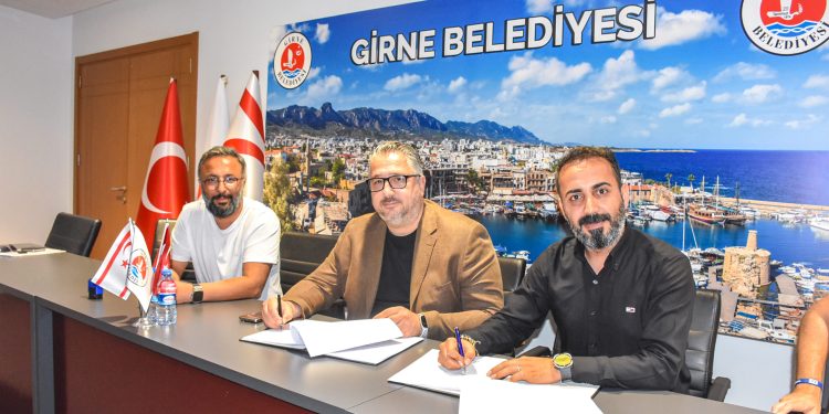 Girne’de ‘Elektrikli Bisiklet sistemi ihalesi’ imzalandı
