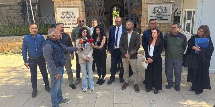 22 öğretmenin 2 polisi darp ettiği iddiası ile açılan dava 1 Ekim’e ertelendi