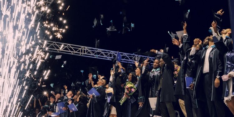 Bahçeşehir Kıbrıs Üniversitesi mezuniyet töreni yapıldı