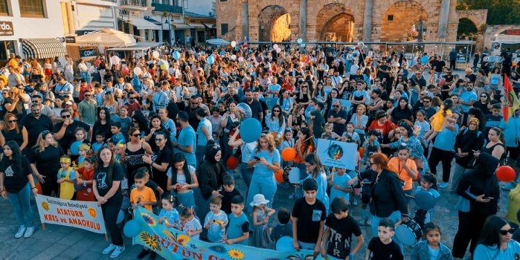Dünya Çocuk Günü Gazimağusa Kaleiçi’nde kutlandı