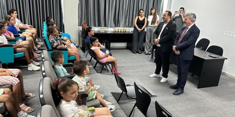 Engelsiz Sinema Salonu ve Aktivite Merkezi’nde animasyon film gösterimi yapıldı