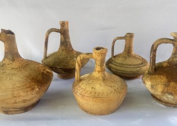 Gazimağusa Limanı’nda antik mezar gün yüzüne çıkarıldı