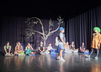 “Mutlu Palyançolar Ülkesi” oyunu sahne aldı