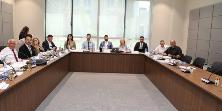 İdari, Kamu ve Sağlık İşleri Komitesi toplandı
