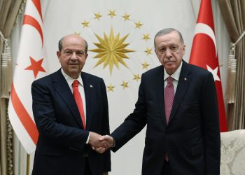 Cumhurbaşkanı  Tatar, TC Cumhurbaşkanı Erdoğan ile bayramlaştı