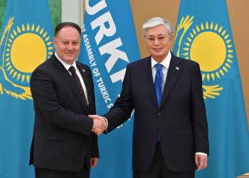 Öztürkler, TÜRKPA heyet başkanları ile birlikte Kazakistan devlet başkanı tarafından kabul edildi