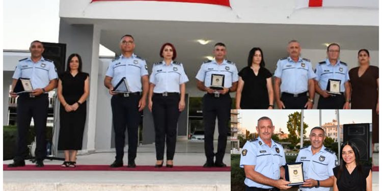 Poliste emekliye ayrılan ve 30 yılı tamamlayan personele plaket takdim edildi