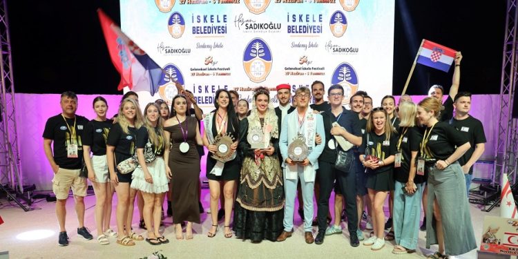 İskele Festivali’nde halk dansları gösterisi ve yarışmaları yapıldı