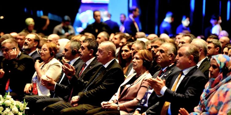 Millî Eğitim Bakanı Çavuşoğlu Türkiye Eğitim Teknolojileri Zirvesi’ne katıldı