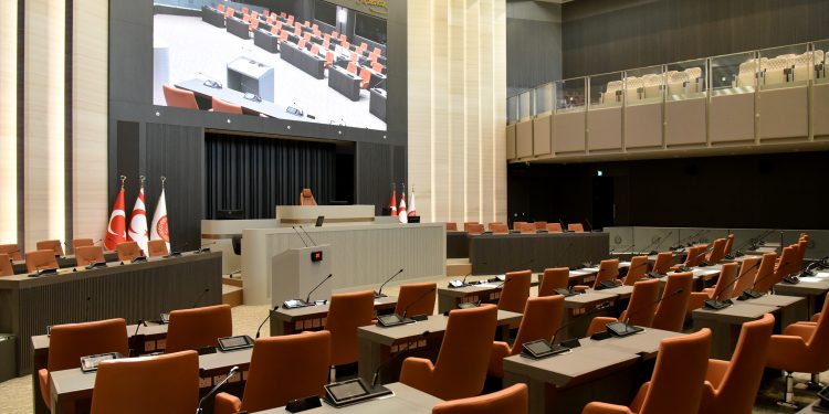 Meclis yarın toplanacak. Genel Kurul’un gündeminde üç yasa tasarısı var