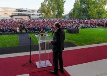 Cumhurbaşkanı Ersin Tatar, UKÜ’nün mezuniyet törenine katıldı