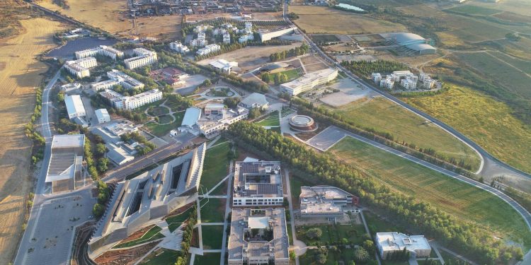 UKÜ’nün THE Impact Rankings 2024 genel sıralamasında 301–400 bandına yükseldiği duyuruldu
