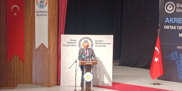DAÜ ile Marmara Üniversitesi “Ortak Tıp Programı”nın akreditasyon belgesi düzenlenen törenle takdim edildi