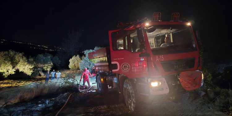 Yangın bölgesinde soğutma çalışmaları devam ediyor