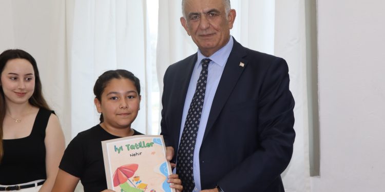 İlk ve orta dereceli okullarda karneler dağıtıldı, 2024-2025 Eğitim Öğretim Yılı sona erdi