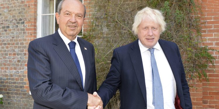 Cumhurbaşkanı Tatar, Birleşik Krallık eski Başbakanı Boris Johnson ile görüştü