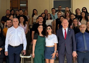 Sağlık Bakanı  Dinçyürek, Kurban Bayramı dolayısıyla bakanlık personeli ile bayramlaştı