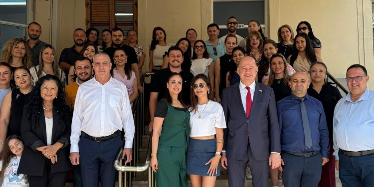 Sağlık Bakanı  Dinçyürek, Kurban Bayramı dolayısıyla bakanlık personeli ile bayramlaştı