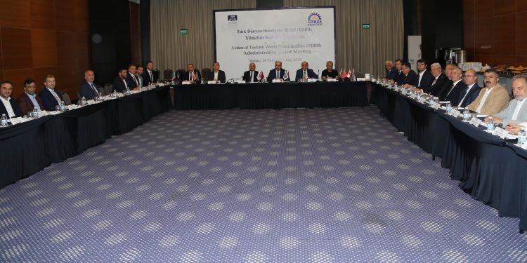 Özçınar, TDBB Yönetim Kurulu toplantısına katıldı