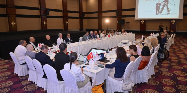 Sağlık turizmi toplantısı yabancı delegelerin katılımıyla yapıldı