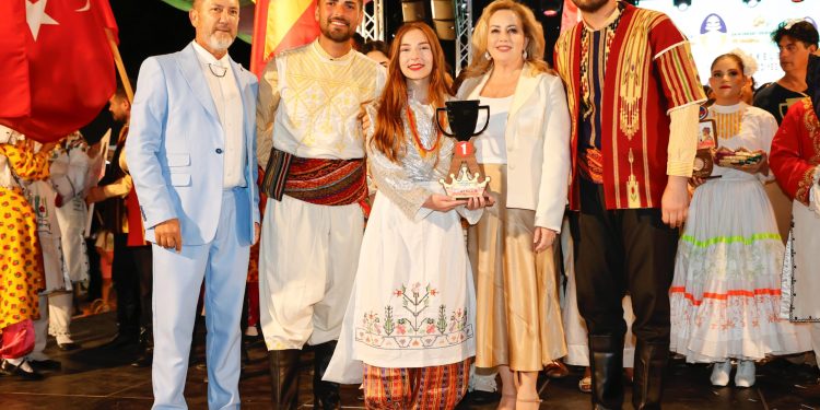 Sibel Tatar İskele Festivali’ne katıldı