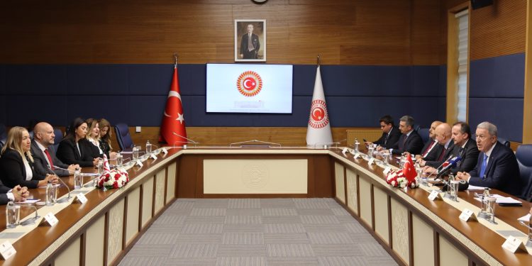 Meclis heyeti, TBMM Milli Savunma Komisyonu ile görüştü