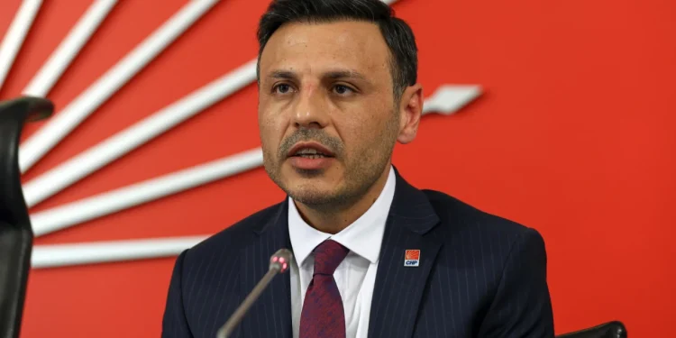 CHP İstanbul İl Başkanı Özgür Çelik ifadeye çağırıldı