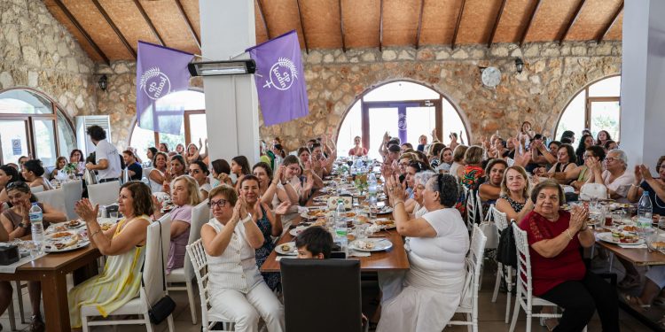Erhürman: “İnsan onuruna yaraşır bir hayatı çocuklarımız için el birliğiyle kuracağız”