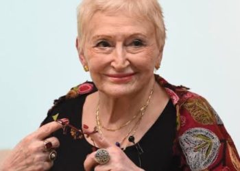 Yazar Pınar Kür hayatını kaybetti