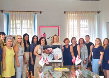 Sibel Tatar, İş Kadınları Derneği’ni ziyaret etti