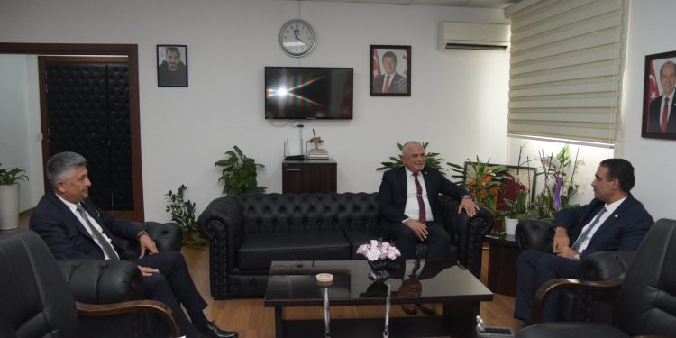 Gardiyanoğlu, görev süresi sona eren Sivil Savunma Teşkilatı Başkanı Karaca ve görevi devralacak Balaban’ı kabul etti