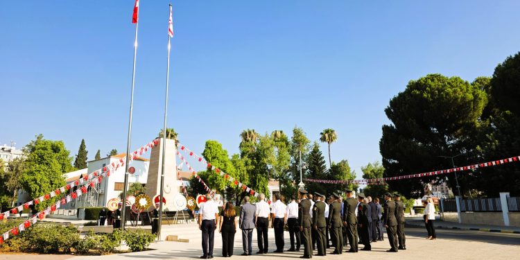 20 Temmuz Barış Harekatı’nın 51’inci yıl dönümü;Lefkoşa’daki ilk tören Şehitler Anıtı önünde düzenlendi