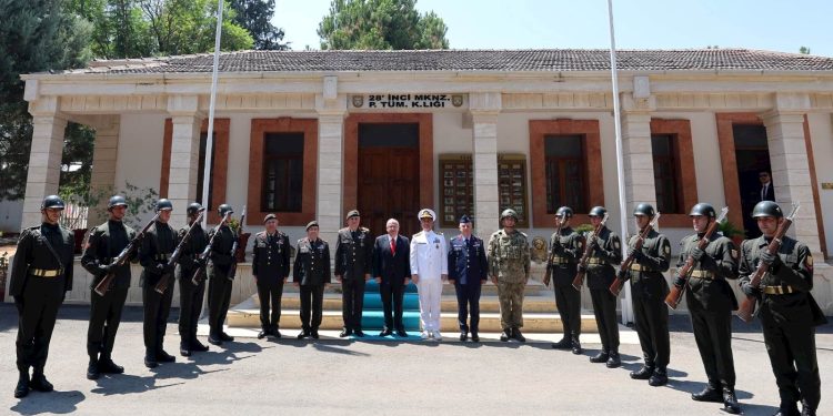 TC Milli Savunma Bakanı Güler, KKTC’de 28. Mekanize Piyade Tümen Komutanlığını ziyaret etti